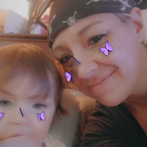 Meet your Posher, Stephanie - Picture 3 of 4